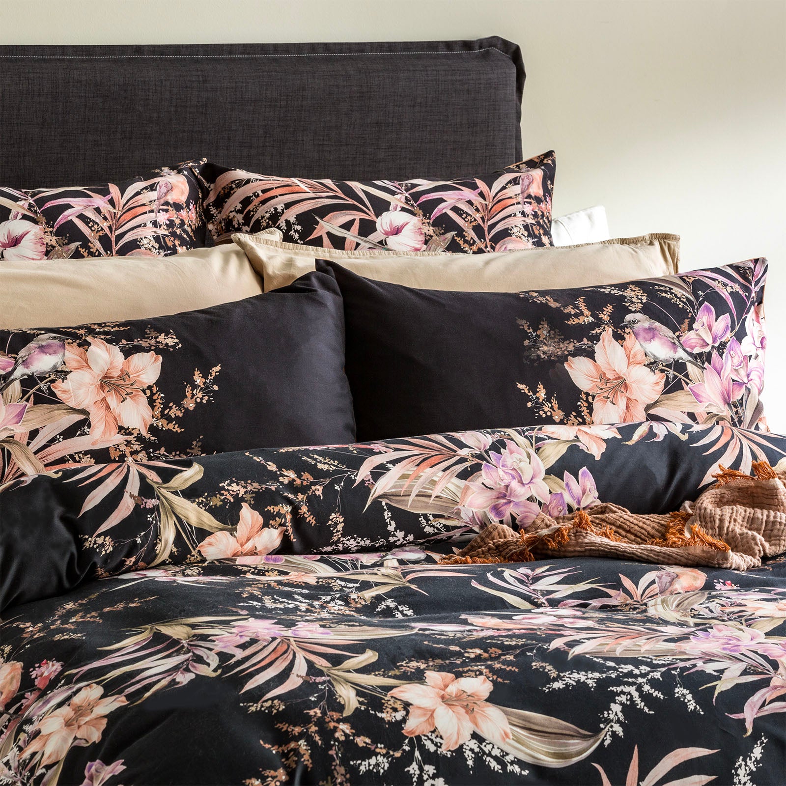 Renee Taylor 300 TC Cotton Reversible Quilt cover Set - Grevillea Onyx Renee Taylor