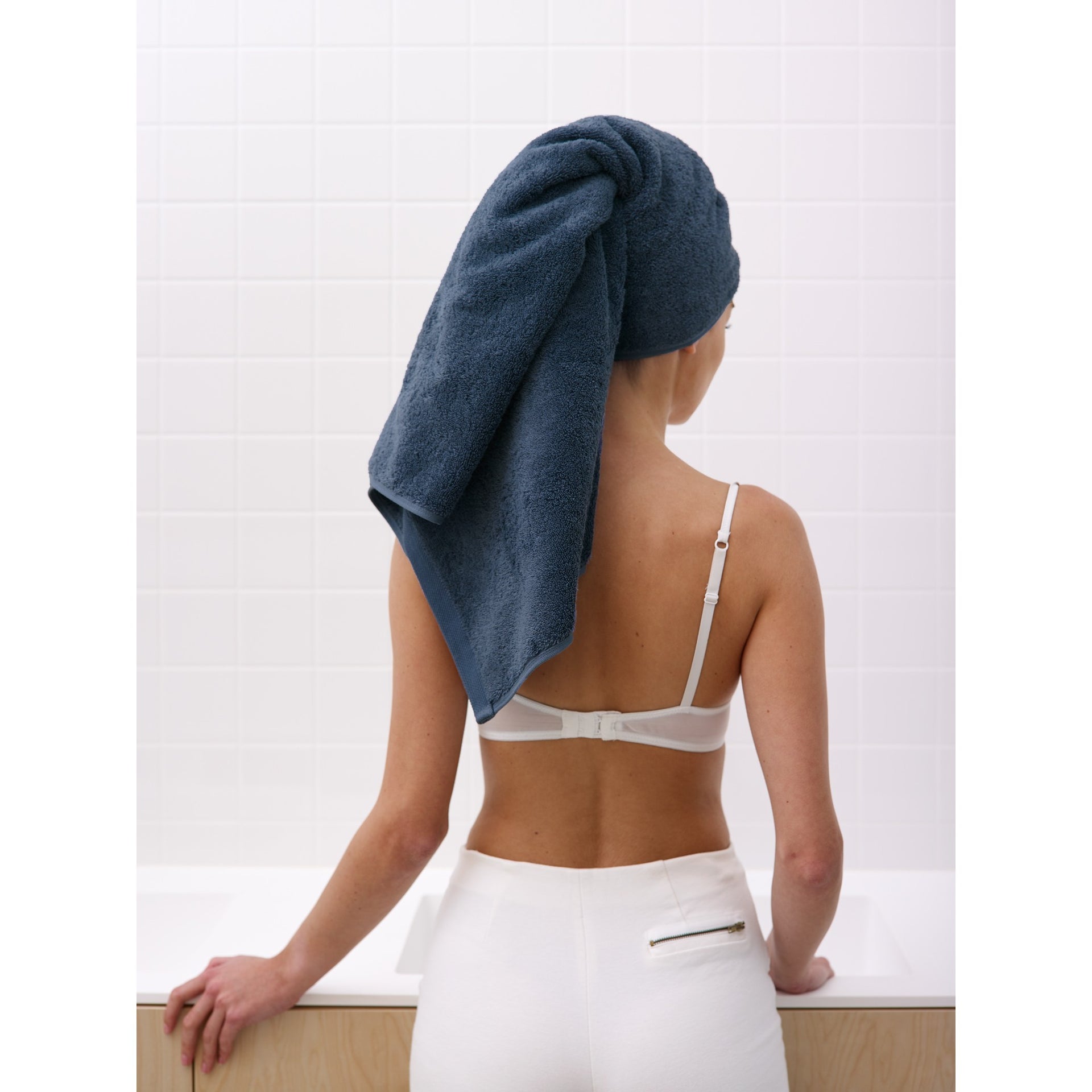 Aquanova LONDON Egyptian Combed Cotton Bath Sheet Indigo Aquanova