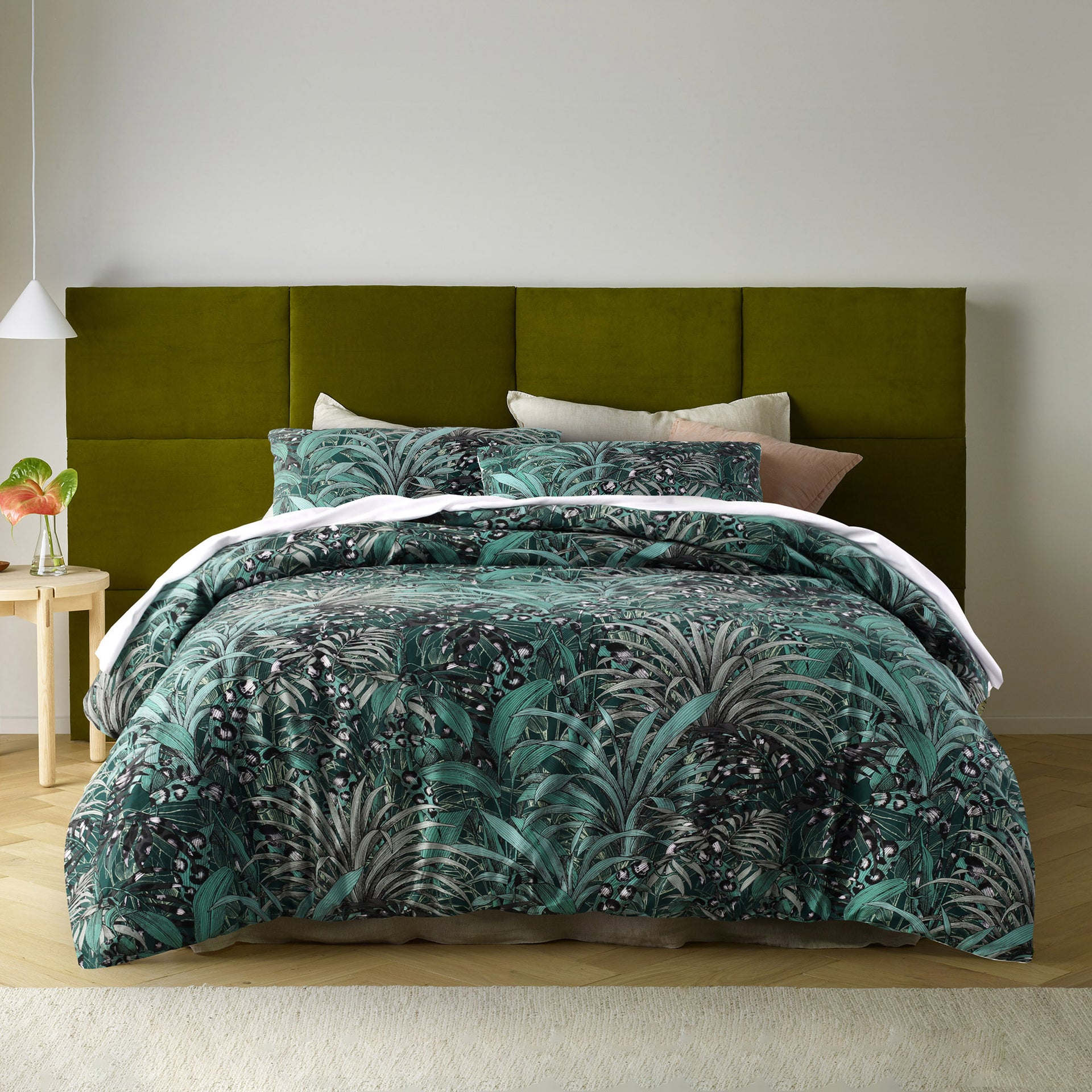 Accessorize Palm Leopard Green 180TC Cotton Digital Printed Quilt Cover Set Accessorize