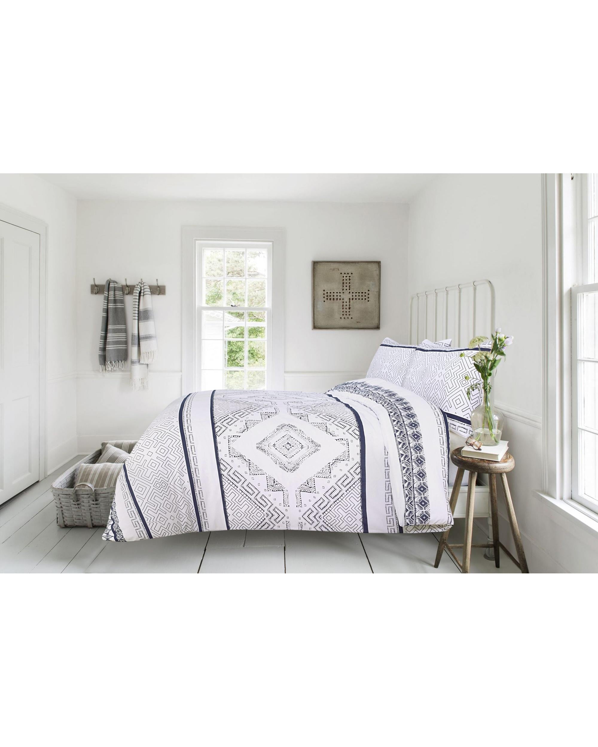 Amsons New Hampton Quilt Cover Set - White Blue Amsons