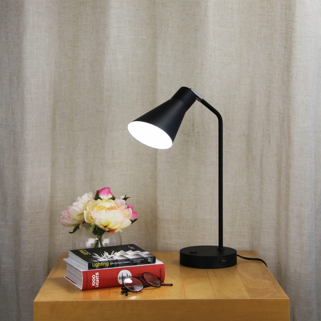 THOR DESK LAMP Black Desk Lamp with USB Oriel Lighting