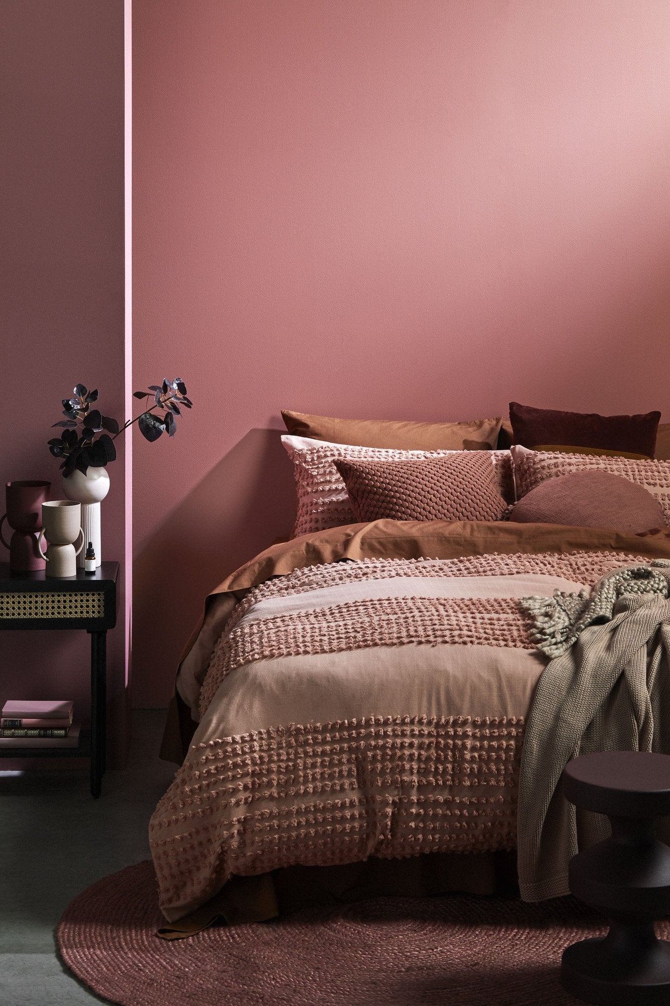 Vintage Design Benton Pink Round Jute Rug Vintage Design