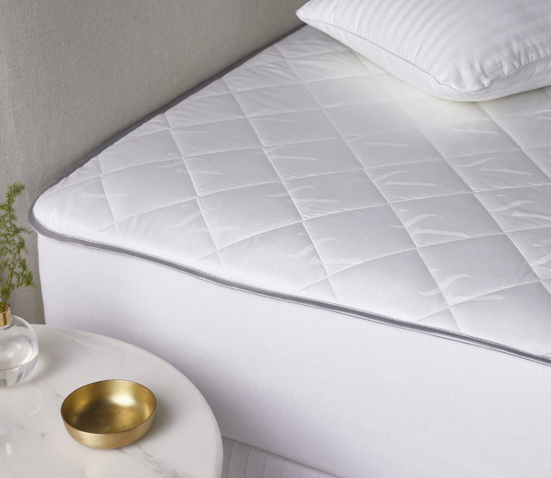 Accessorize Premium Wool  Mattress Protector Accessorize