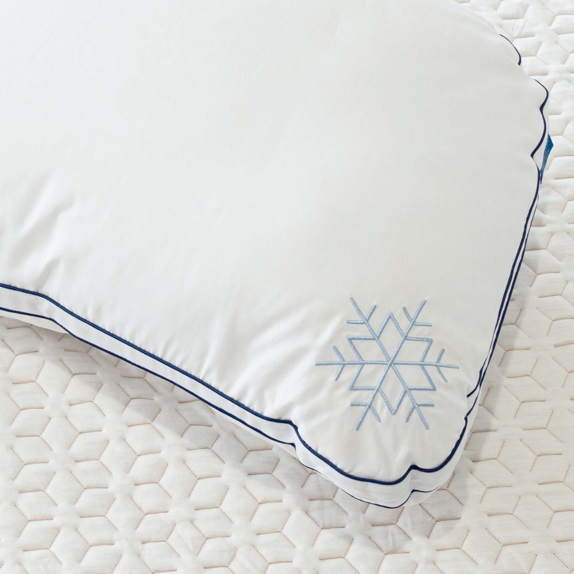 Moonshadow Contoured Thermocool Pillow Moonshadow