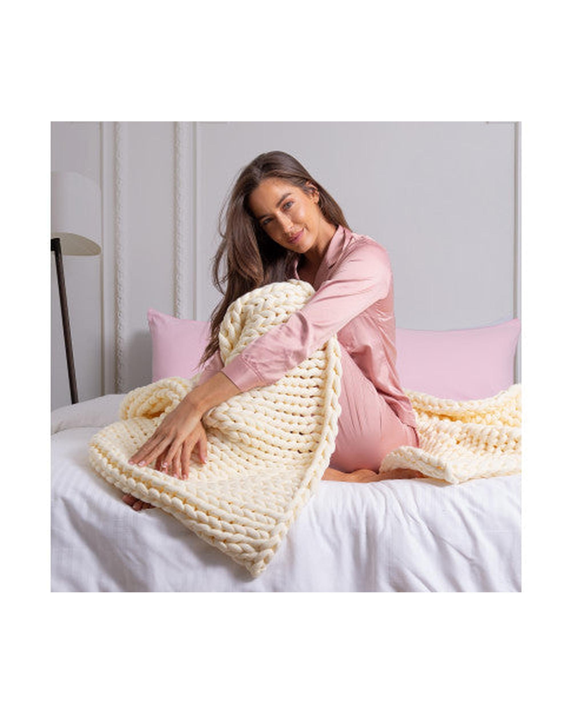 Royal Comfort Chunky Hand Knit Thick Weighted Blanket 6.3KG 203cm x 153cm - Cream Royal Comfort