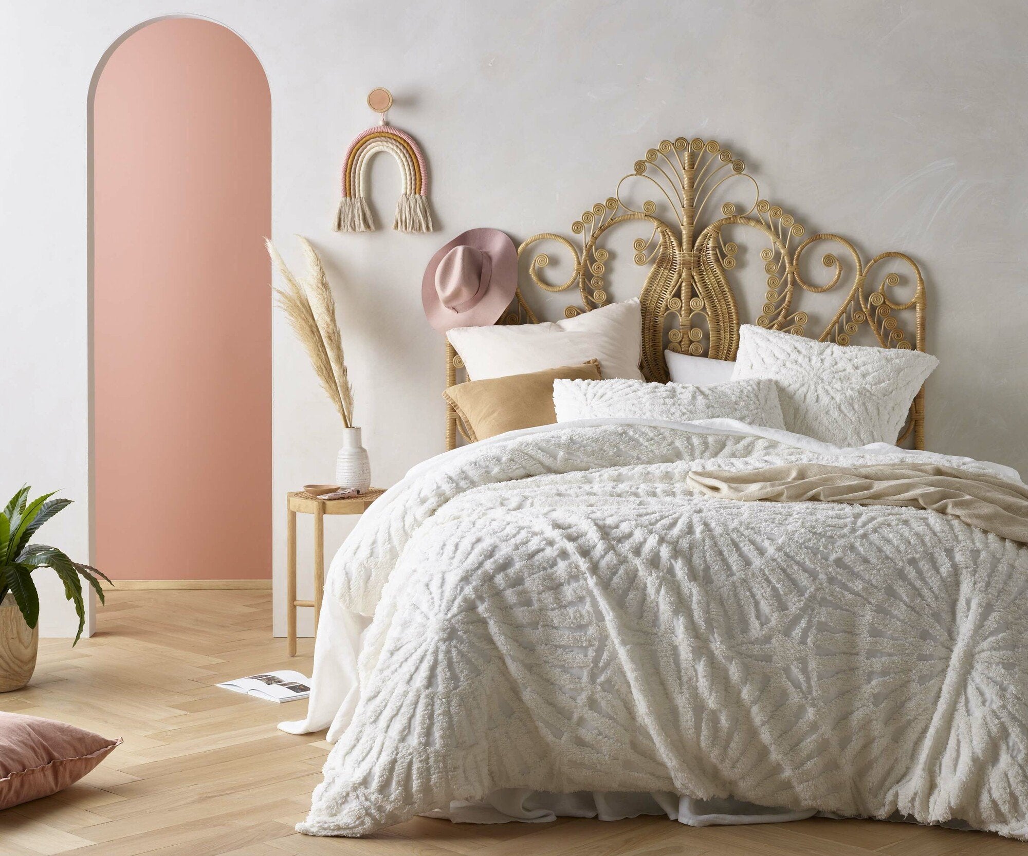 Vintage Design White Carmen Cotton Chenille Quilt Cover Sets Vintage Design