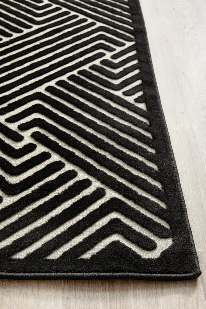 York Cindy Black & Gold Runner Rug RUG CULTURE