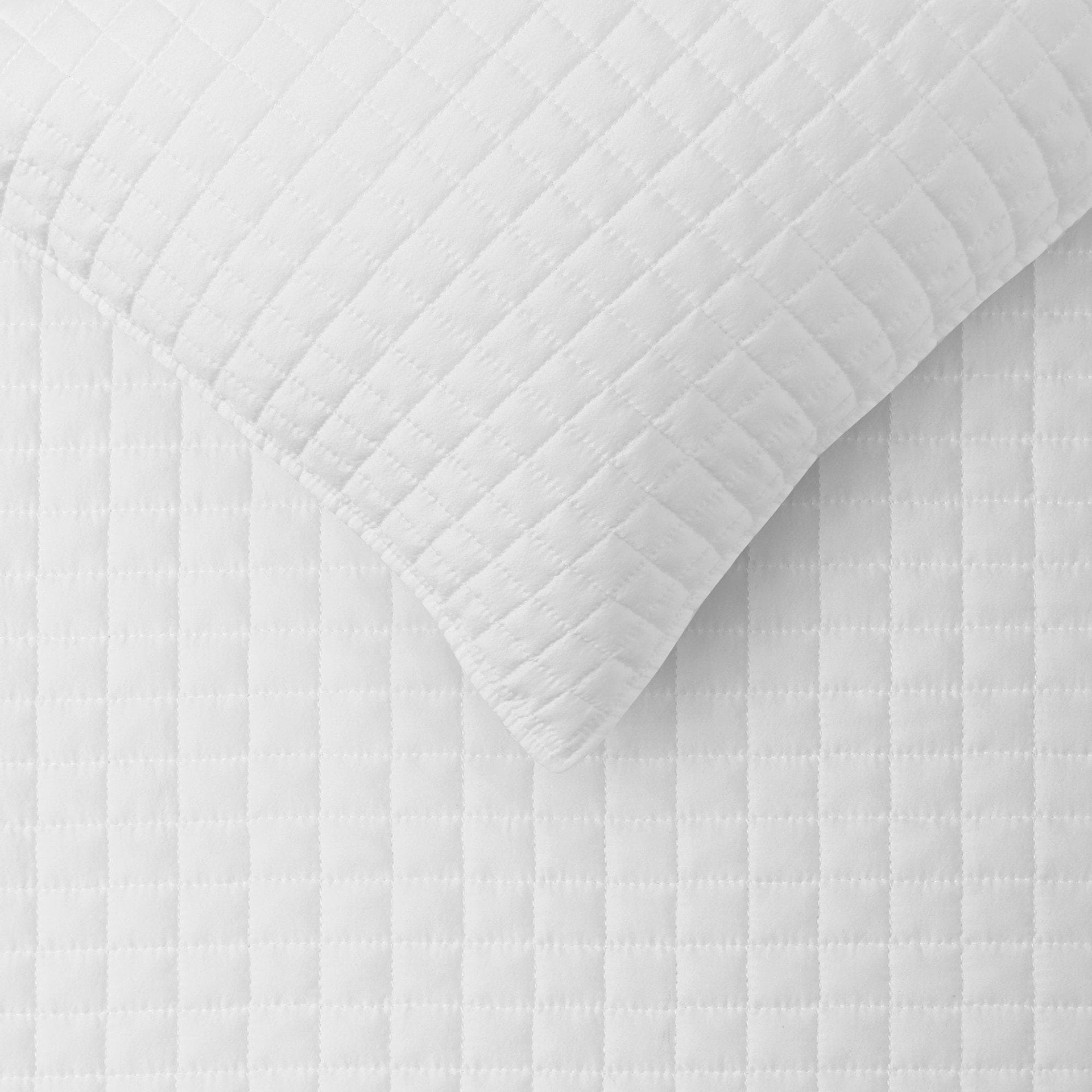 Accessorize Coverlet Accessorize White Zane Coverlet Set - Queen/King
