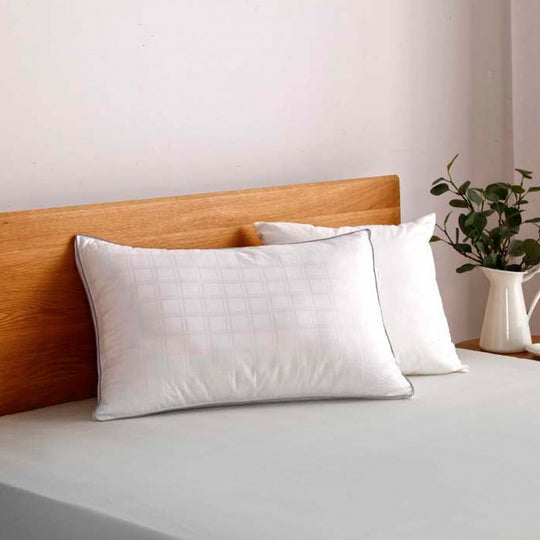 ACCESSORIZE Deluxe Hotel 800g Soft Standard Pillow Accessorize