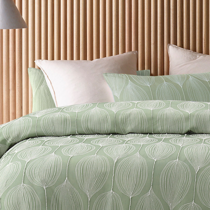 Accessorize Leaf Jacquard Quilt Cover Set Accessorize