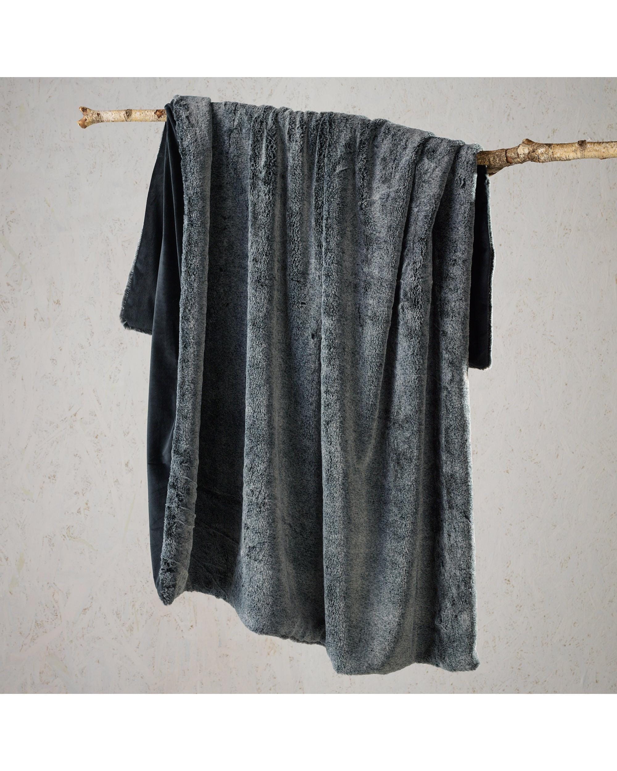 Bianca Bedding Blanket Bianca Bedding Hotham Coal Throw Rug