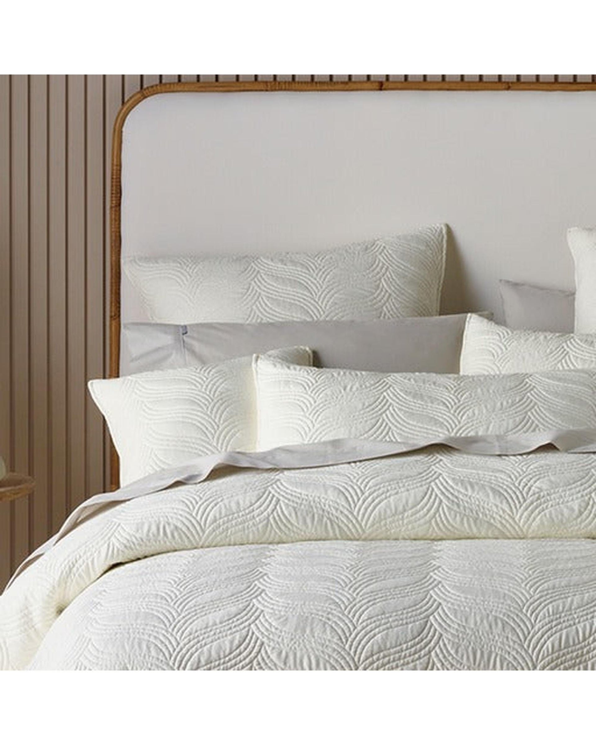 Bianca Bedding Comforter Bianca Bedding Kamala Cream Polyester Bedspread Set