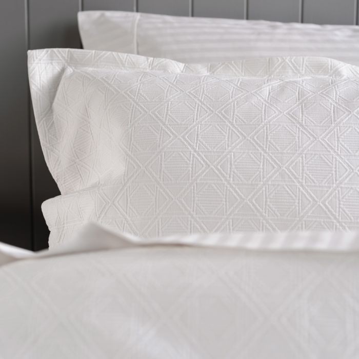 Onkaparinga Charlotte Quilt Cover Set White Onkaparinga