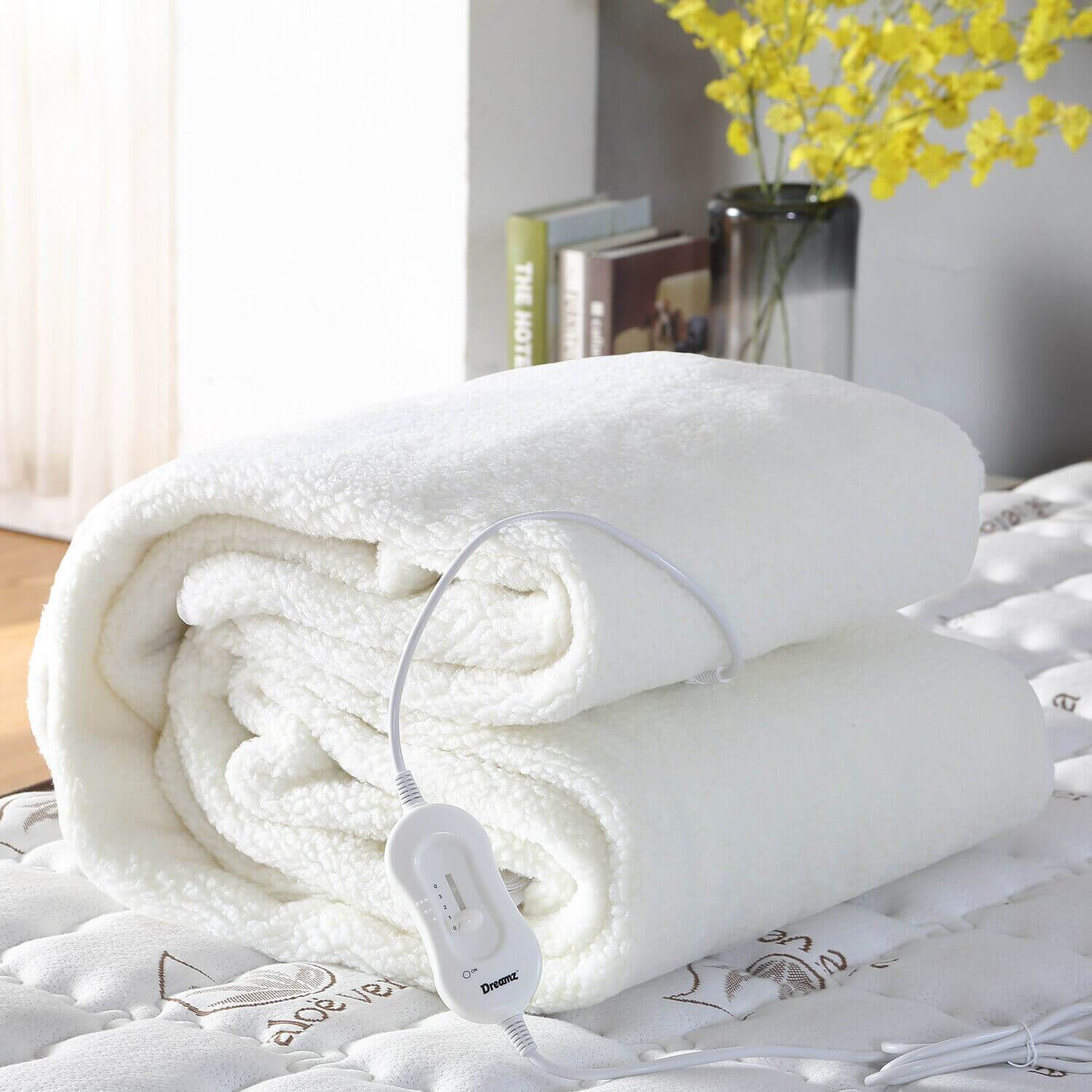Dreamz Electric Blanket 450 GSM Fleecy Electric Blanket Heated Warm Winter Fitted Double Size