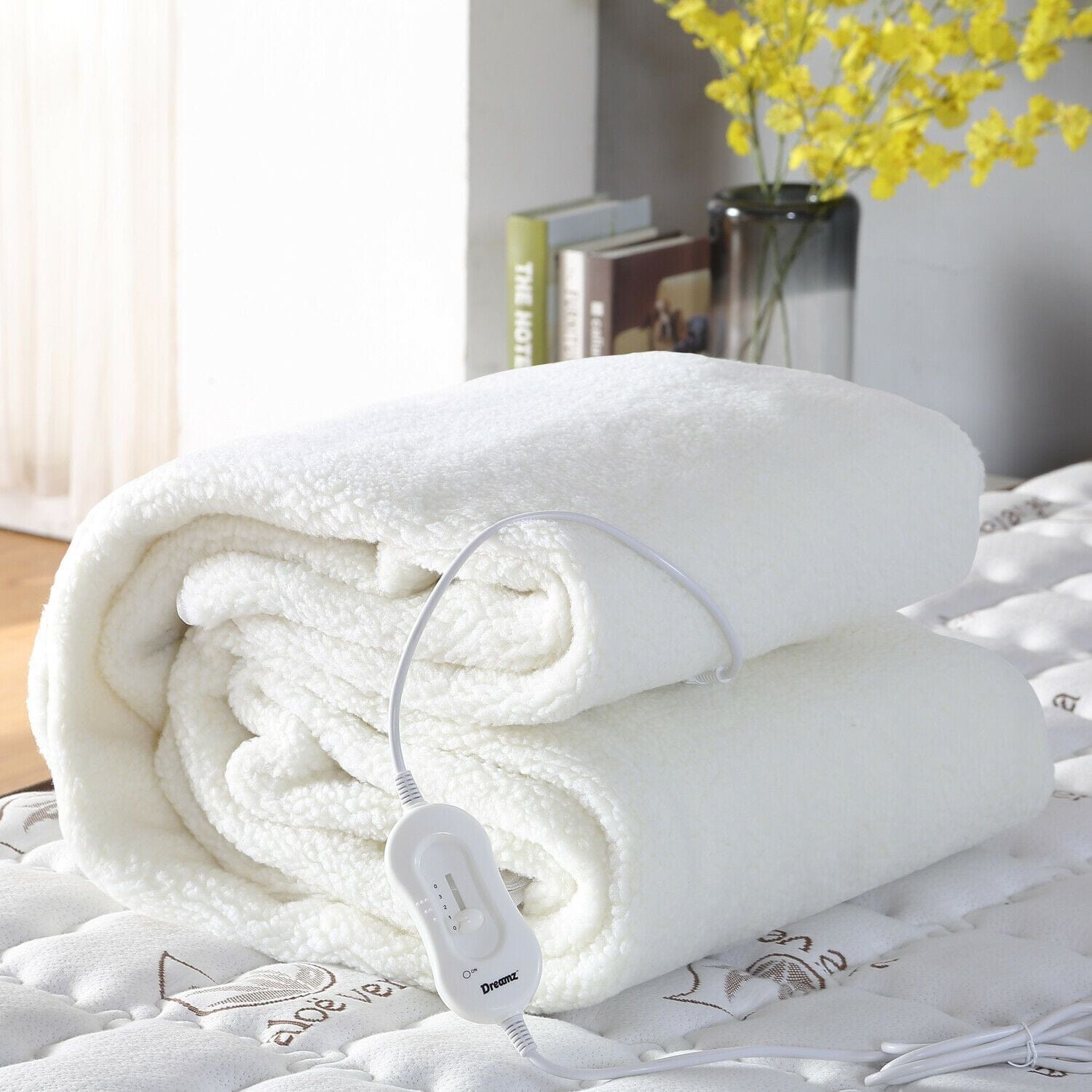 Dreamz Electric Blanket 450 GSM Fleecy Electric Blanket Heated Warm Winter Fitted Queen Size