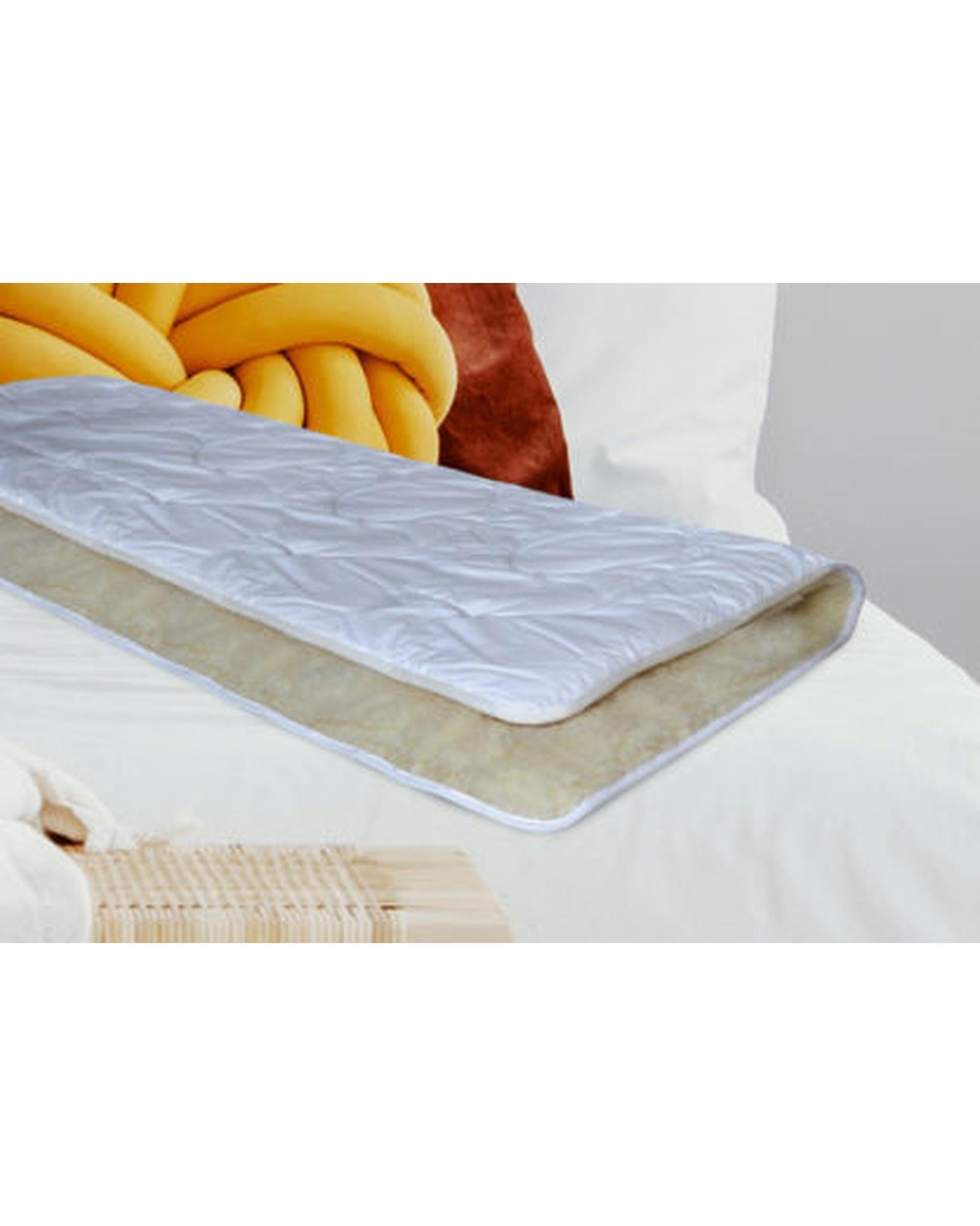 Jaspa Black Mattress Topper Jaspa Black All Seasons Reversible Wool Underlay