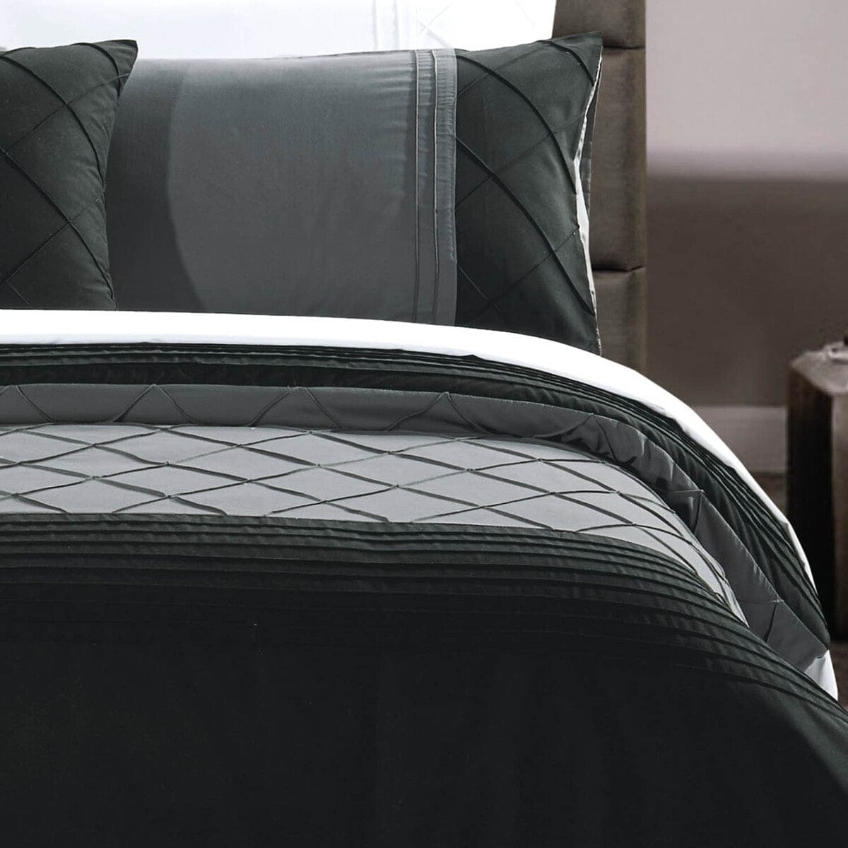 Luxton Quilt Cover Luxton Arista Black Quilt Cover Set