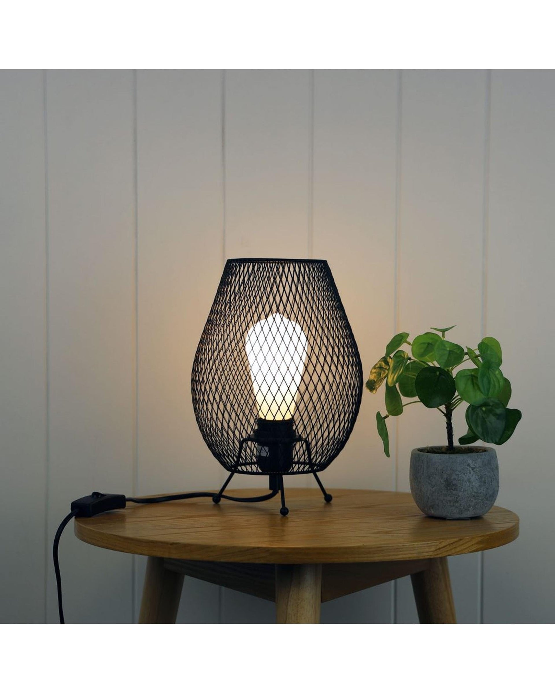 Oriel Lighting Lamp HYZER Black Mesh Table Lamp