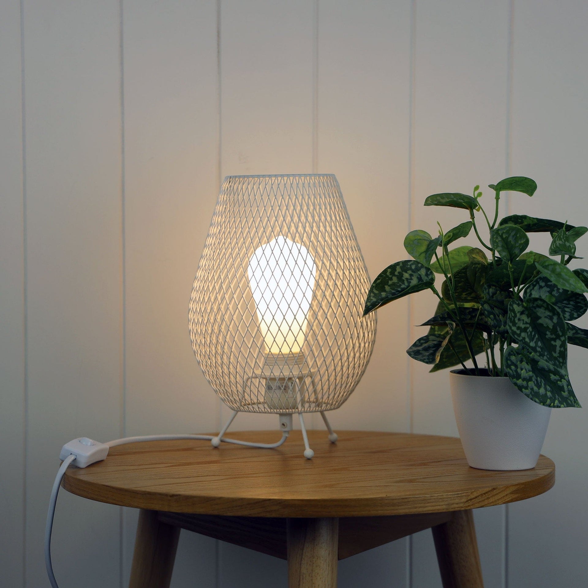 Oriel Lighting Lamp HYZER White Mesh Table Lamp