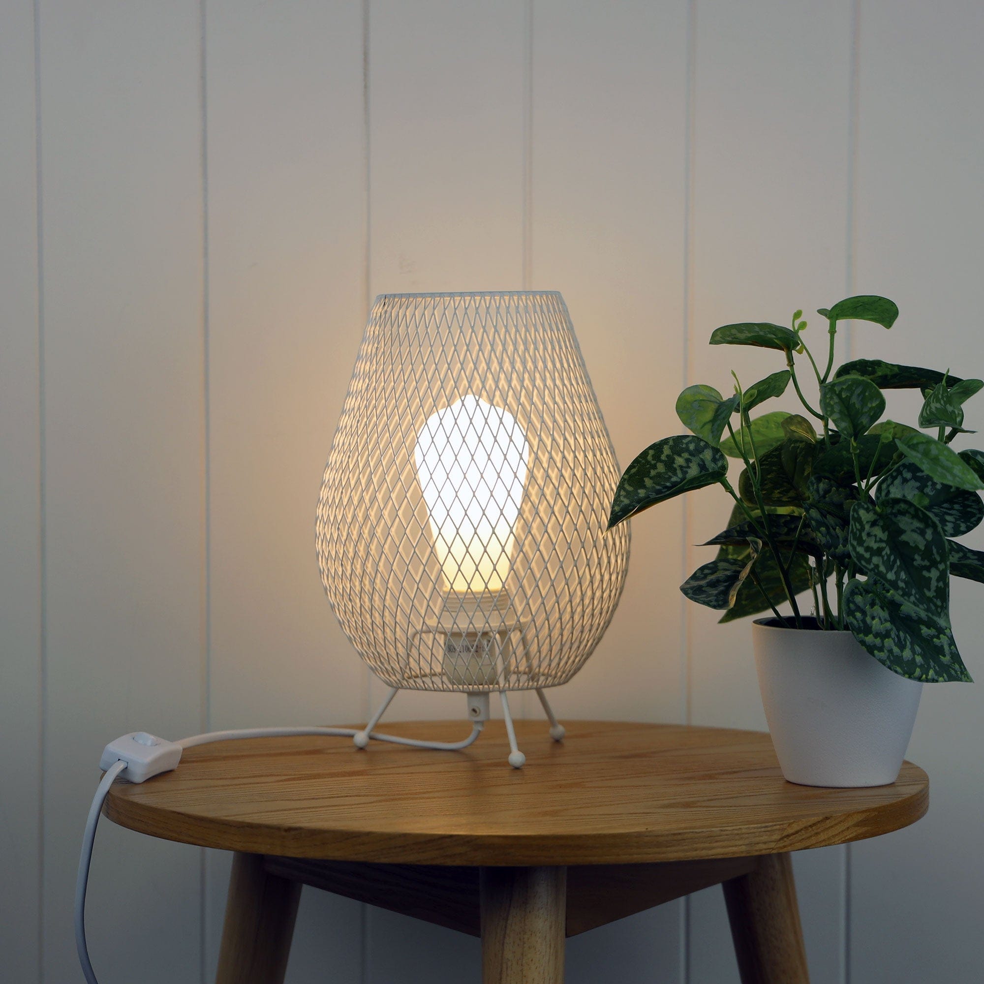 Oriel Lighting Lamp HYZER White Mesh Table Lamp
