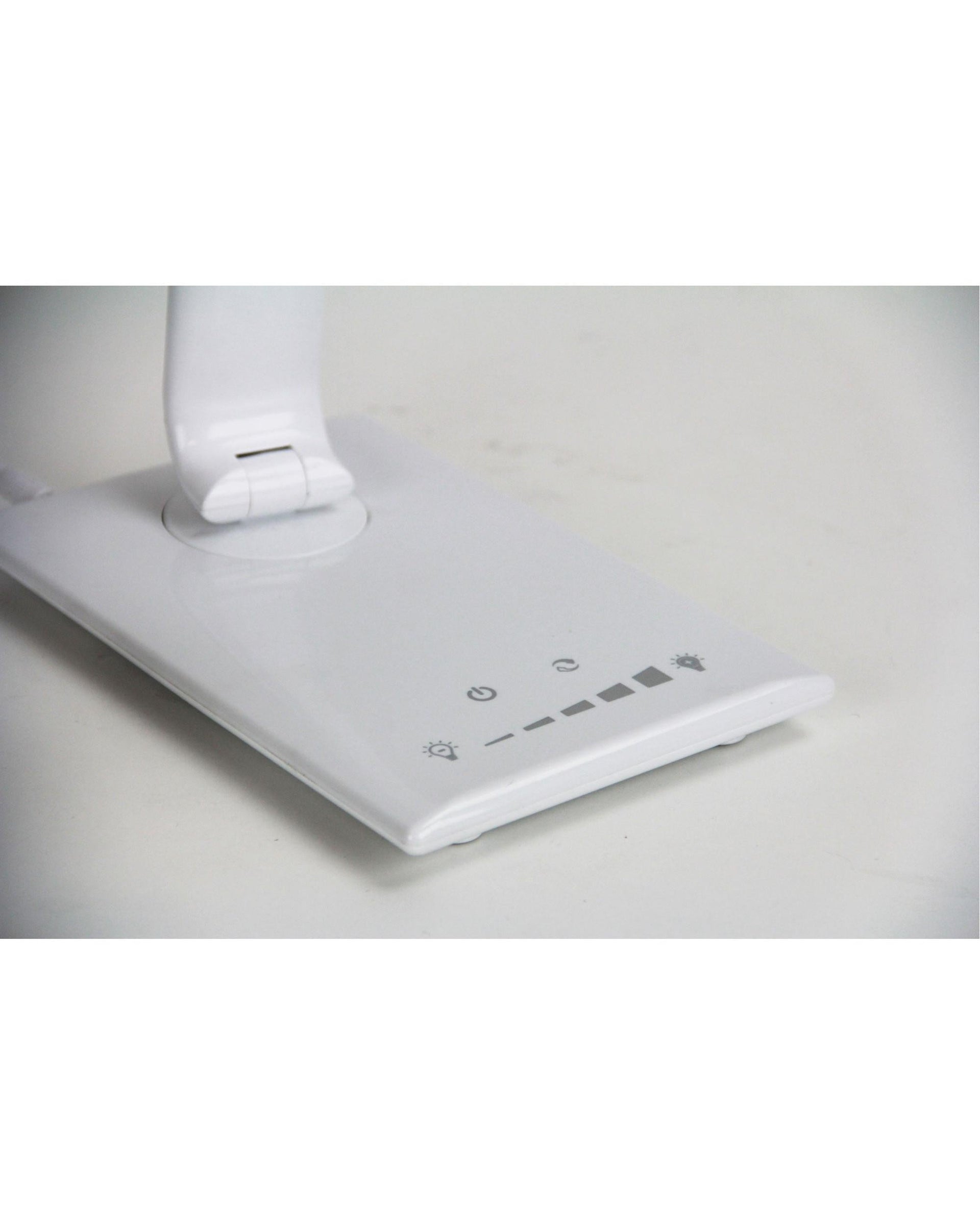 Oriel Lighting Lamp LUKE Touch Dimming LED Lamp with USB Port