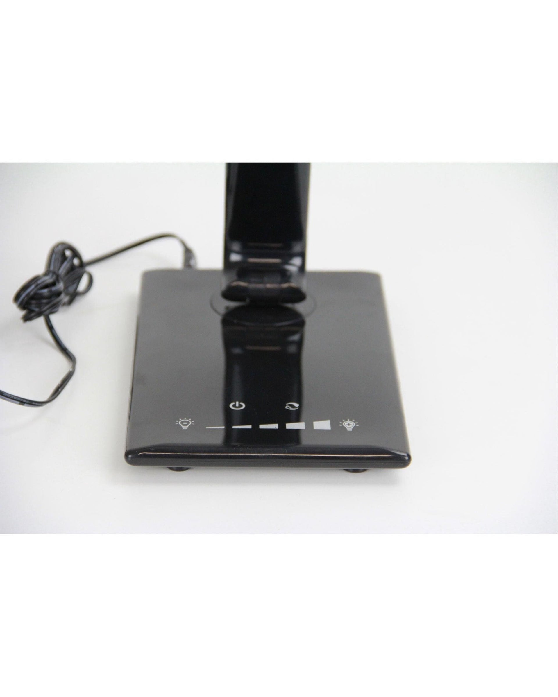 Oriel Lighting Lamp LUKE Touch Dimming LED Lamp with USB Port