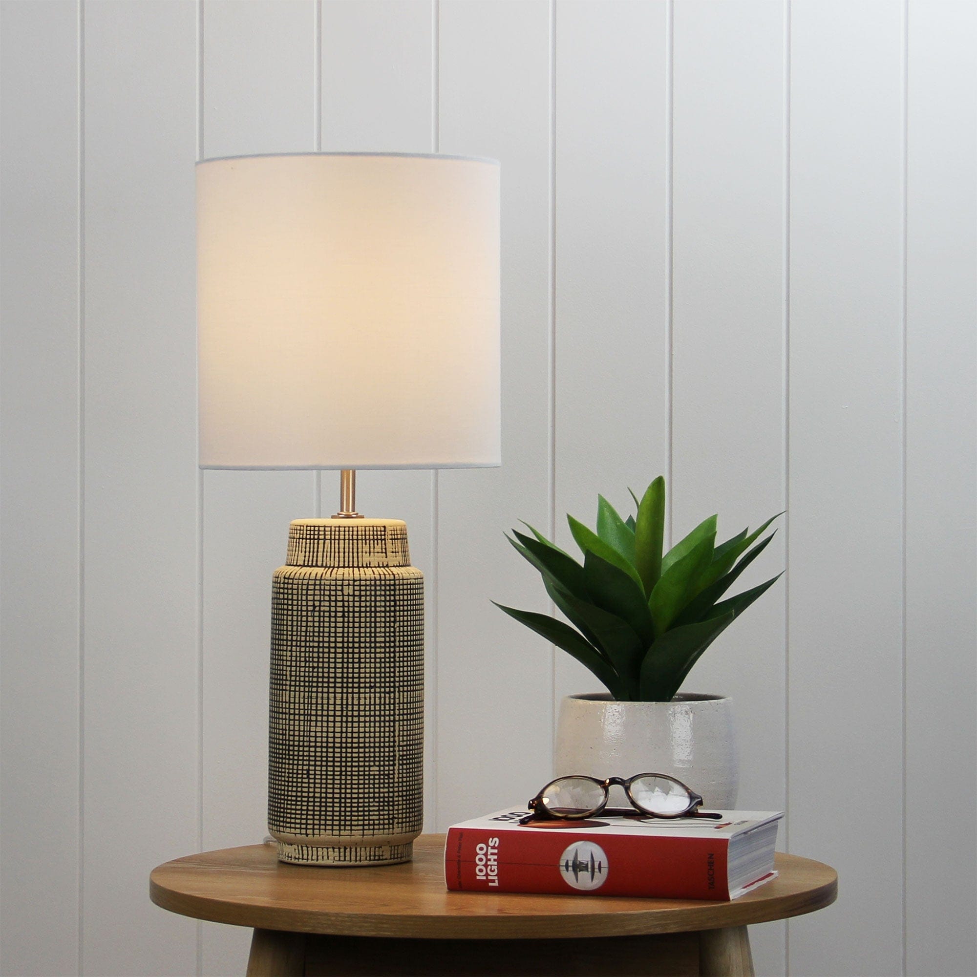 Oriel Lighting Lamp ZAMORA Complete Ceramic Table Lamp