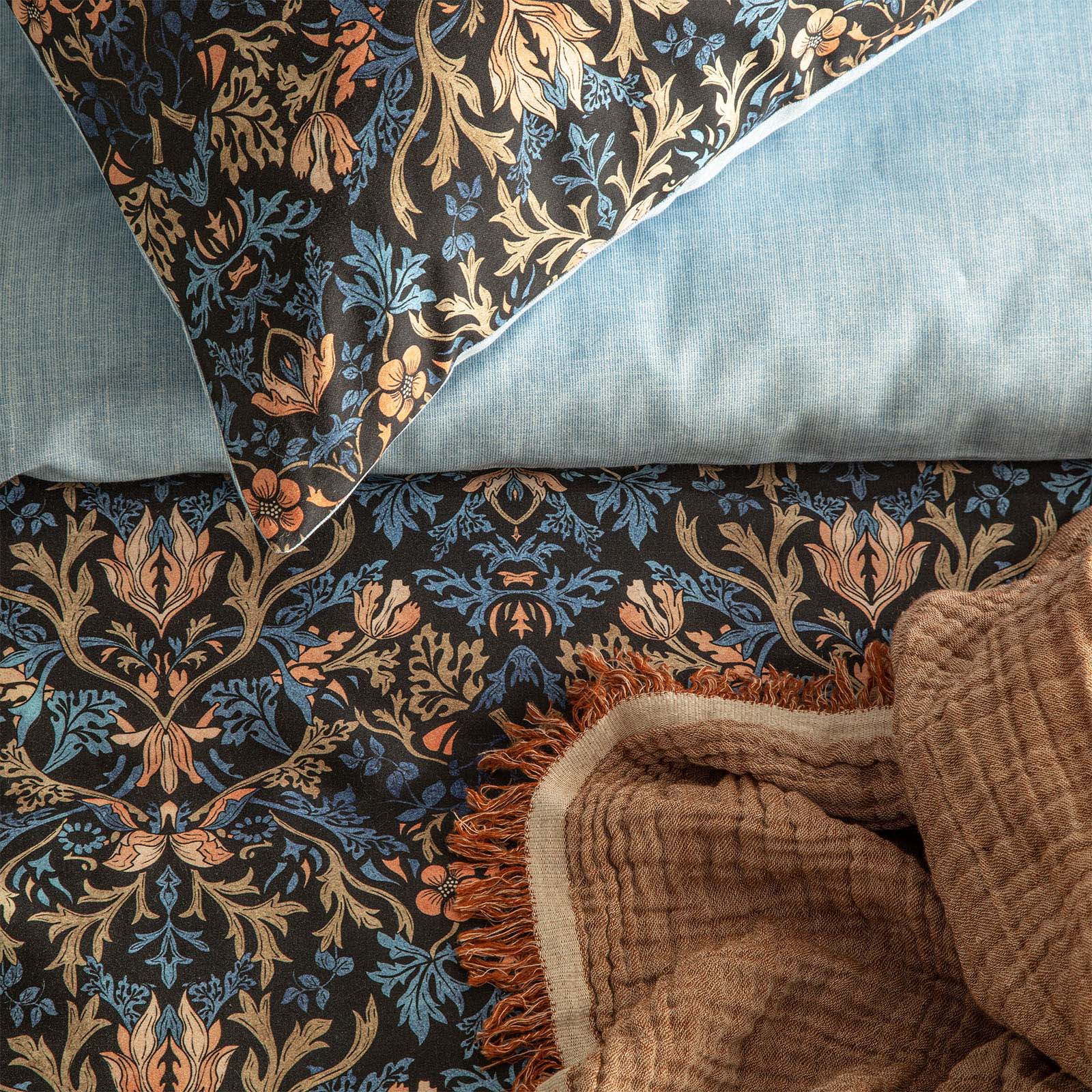 Renee Taylor Quilt Cover 300 TC Cotton Reversible Quilt cover Set - Blackthorn