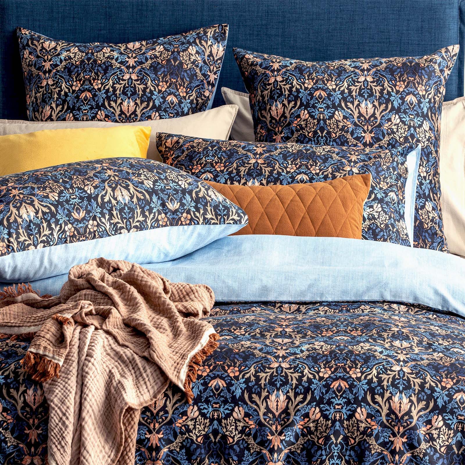 Renee Taylor Quilt Cover 300 TC Cotton Reversible Quilt cover Set - Blackthorn