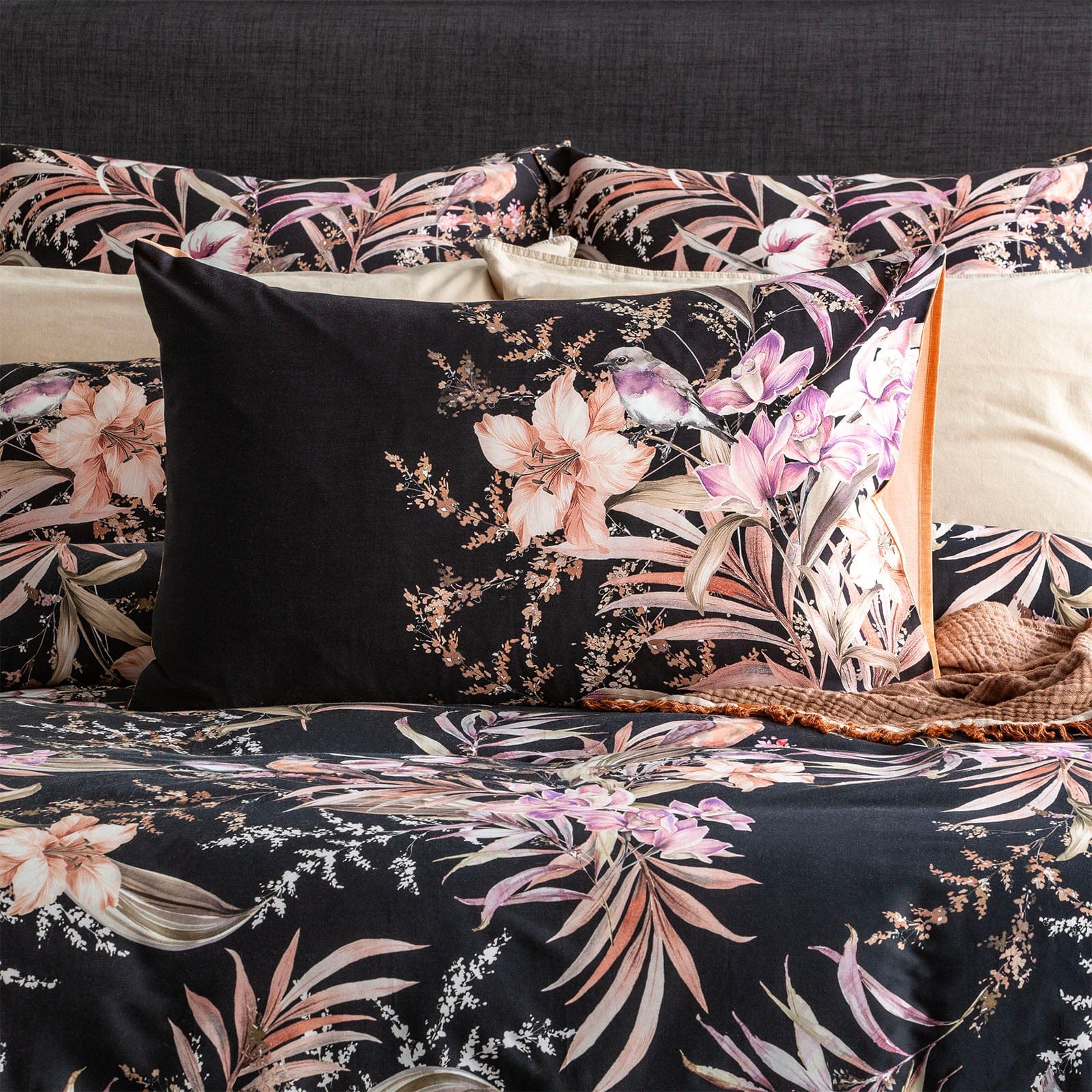 Renee Taylor Quilt Cover 300 TC Cotton Reversible Quilt cover Set - Grevillea Onyx