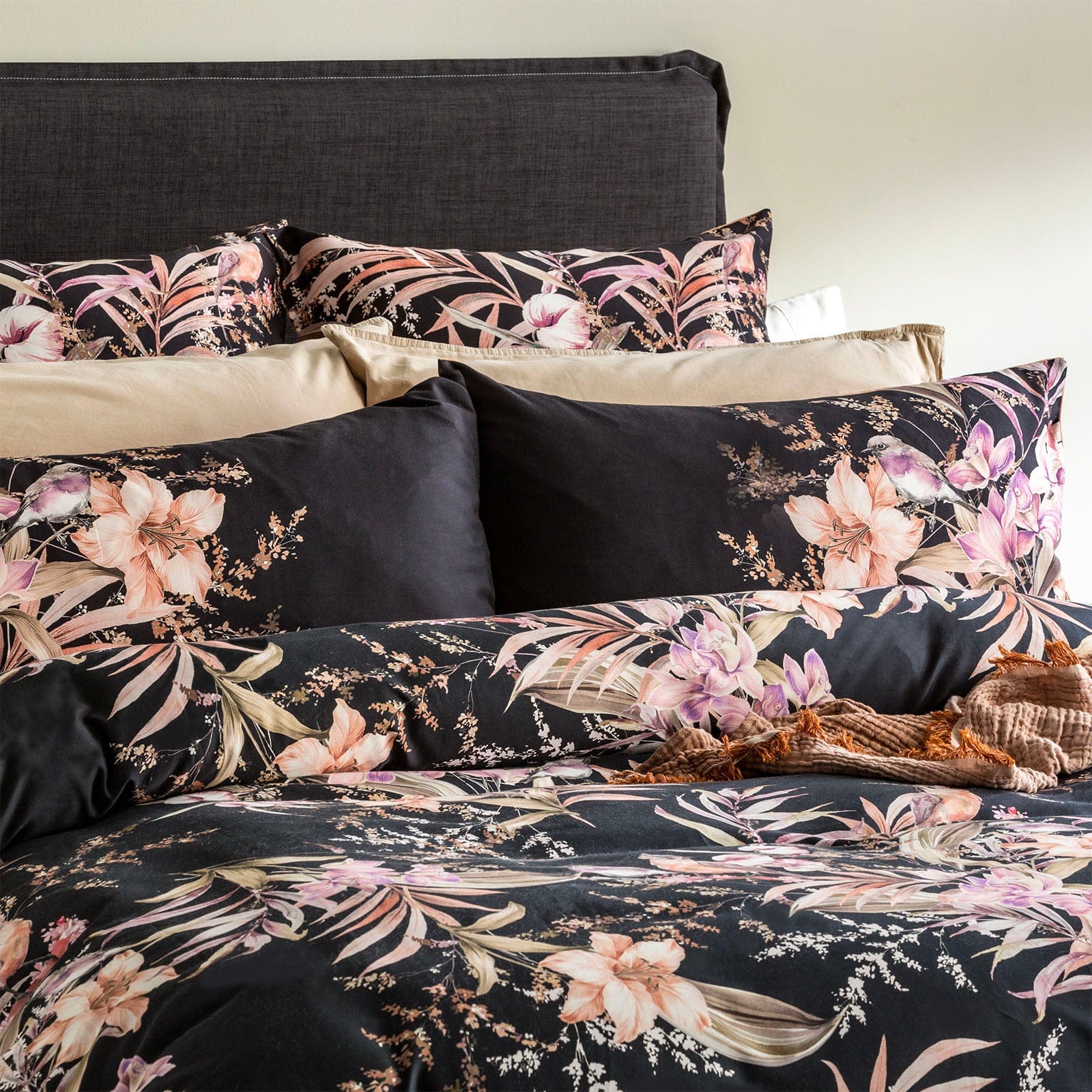 Renee Taylor Quilt Cover 300 TC Cotton Reversible Quilt cover Set - Grevillea Onyx