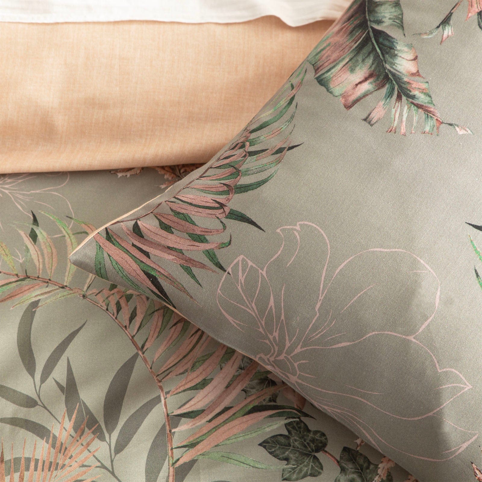 Renee Taylor Quilt Cover 300 TC Cotton Reversible Quilt cover Set - Palm Cove Forest