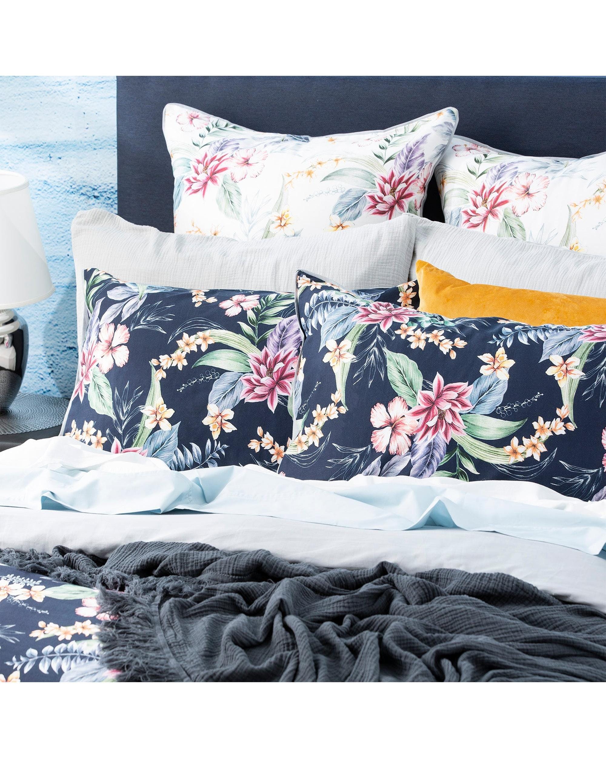 Renee Taylor Quilt Cover 300 TC Cotton Reversible Quilt cover Set - Sophie
