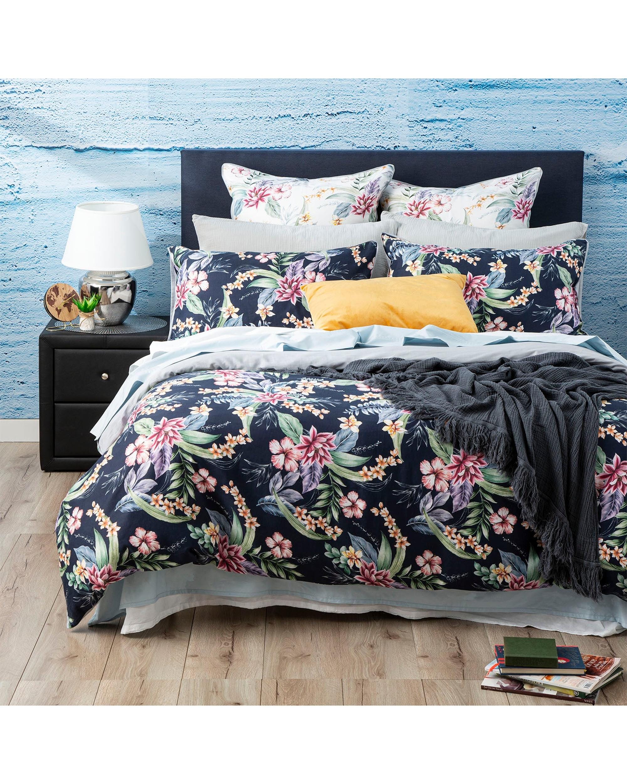 Renee Taylor Quilt Cover 300 TC Cotton Reversible Quilt cover Set - Sophie