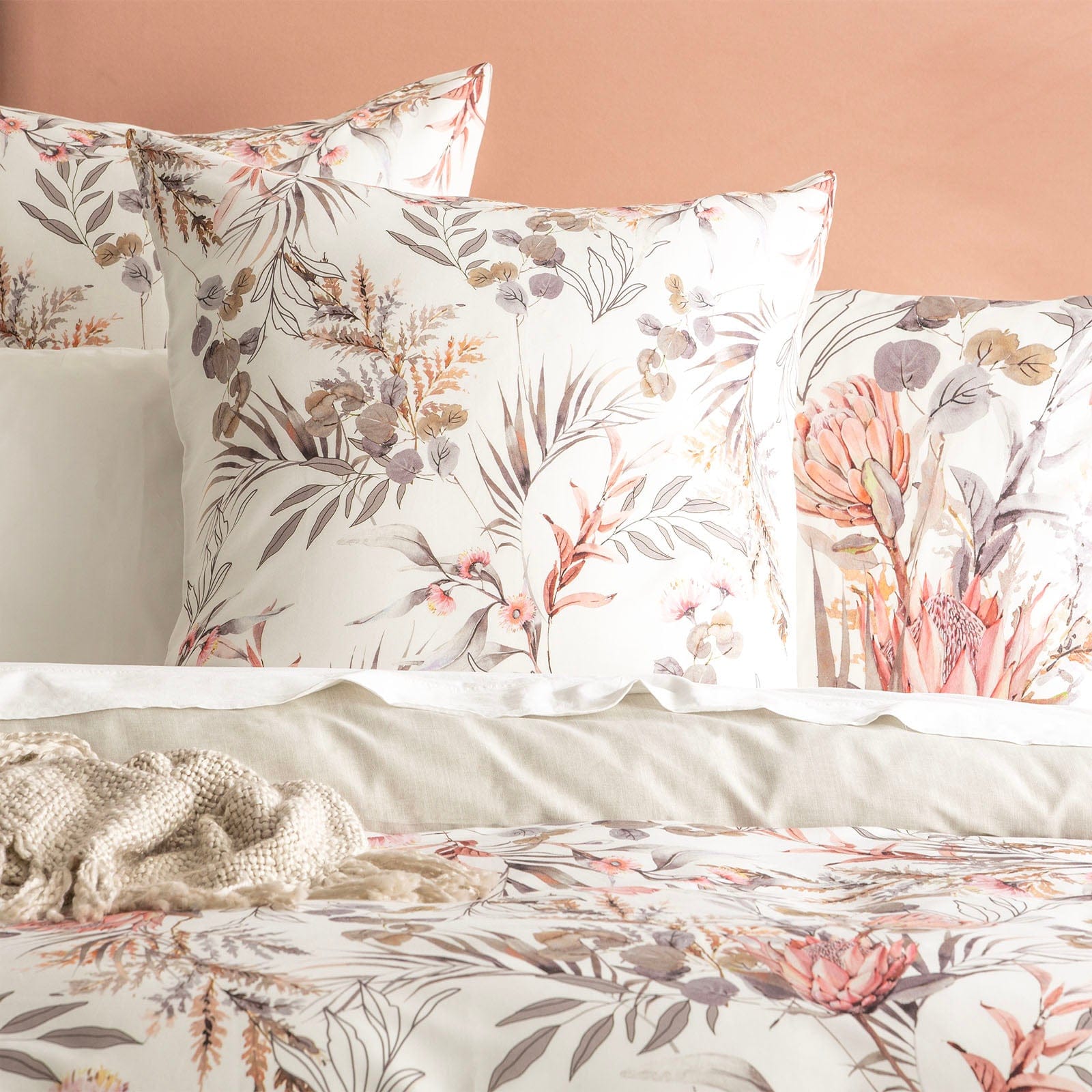 Renee Taylor Quilt Cover 300 TC Cotton Reversible Quilt cover Set - Waratah Frost