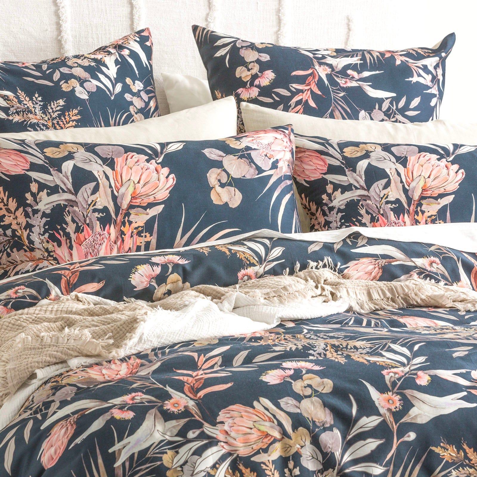Renee Taylor Quilt Cover 300 TC Cotton Reversible Quilt cover Set - Waratah Midnight