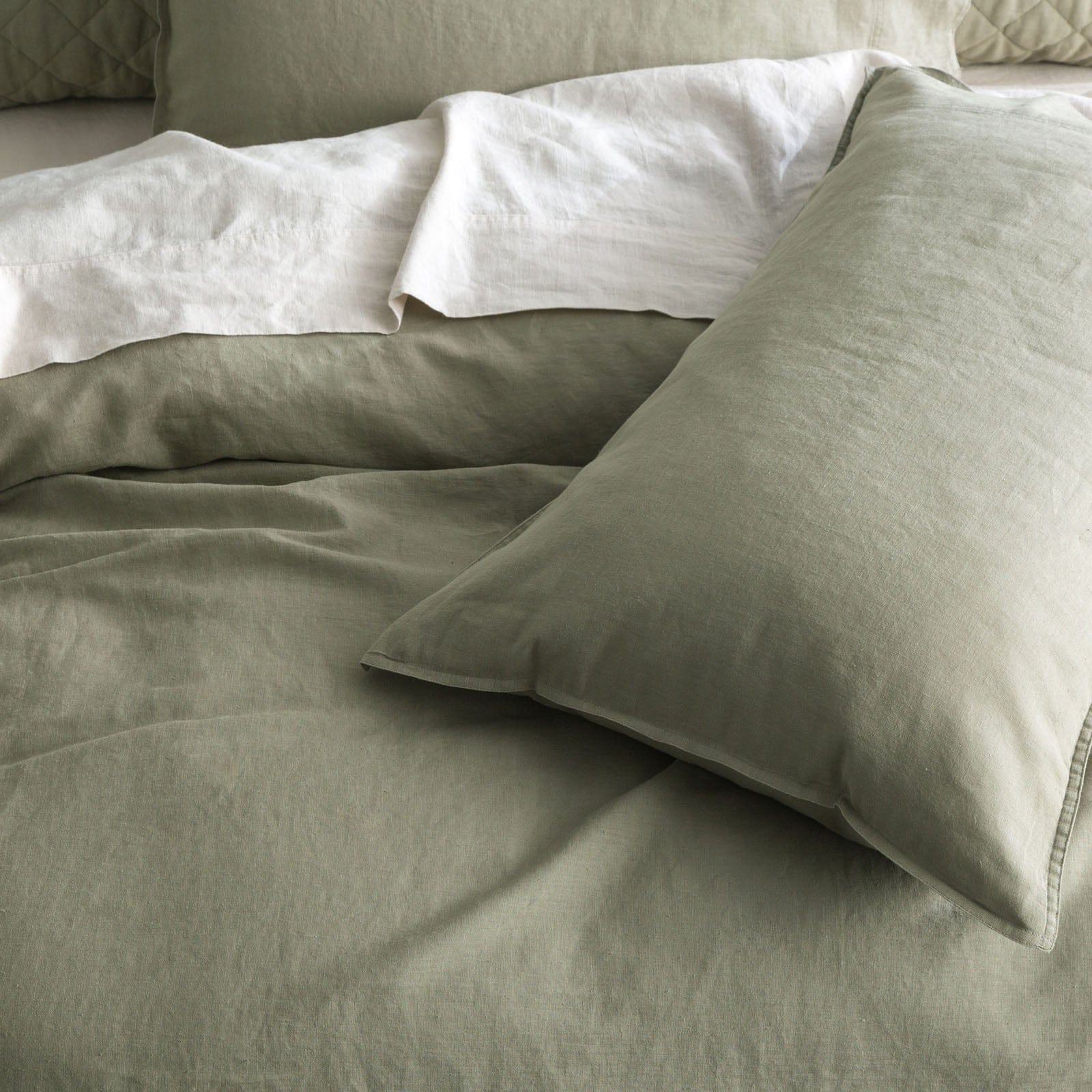 Renee Taylor Bed Sheets Cavallo Stone Washed 100 % French Linen Sheet set - Jade
