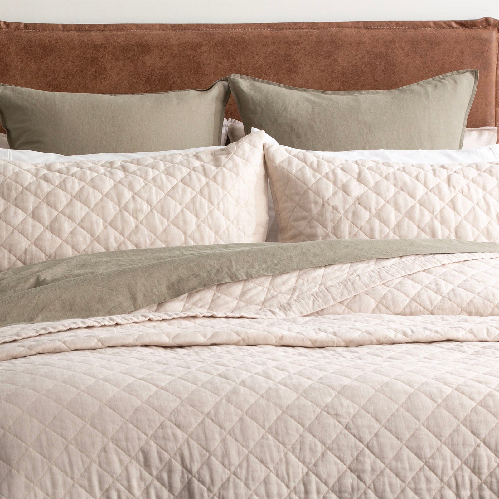 Renee Taylor Coverlet Cavallo Stone washed French Linen Quilted Bed Coverlet Set - Natural