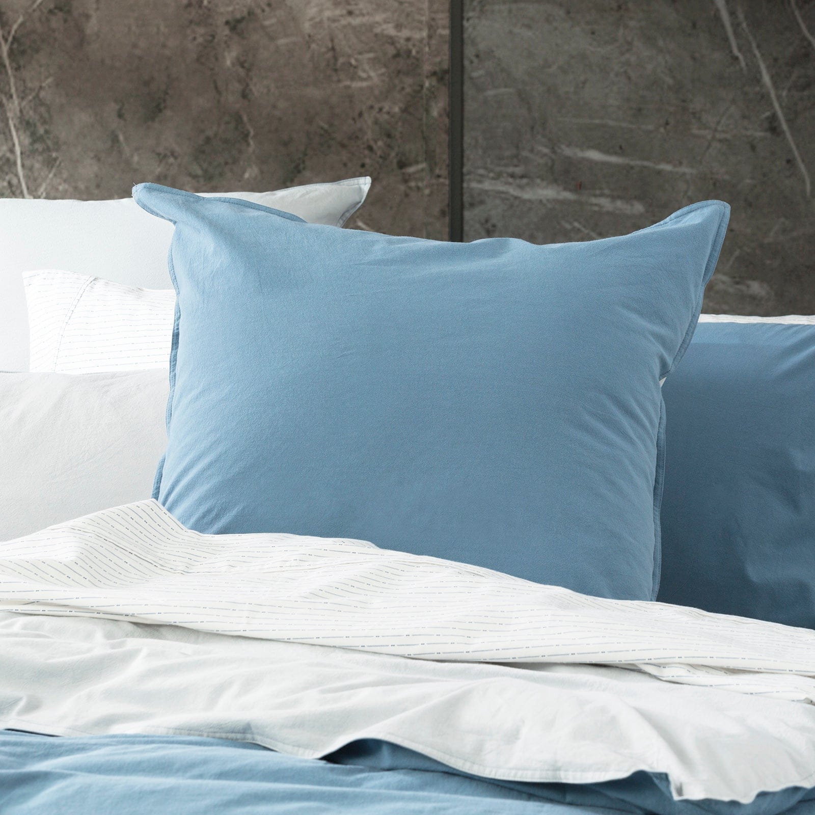 Renee Taylor Quilt Cover Essentials Vintage stone washed reversible Quilt Cover Set - Blue