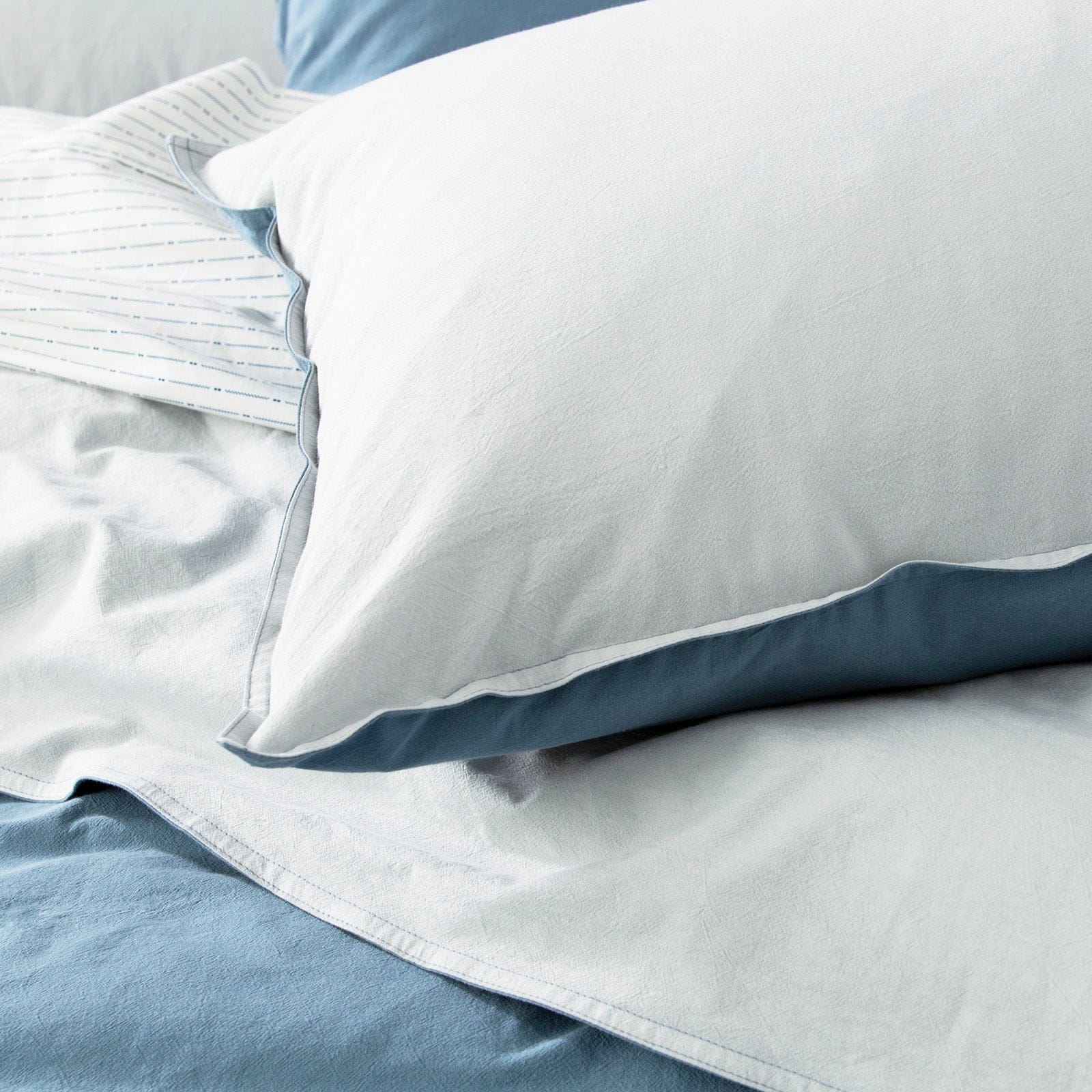 Renee Taylor Quilt Cover Essentials Vintage stone washed reversible Quilt Cover Set - Blue