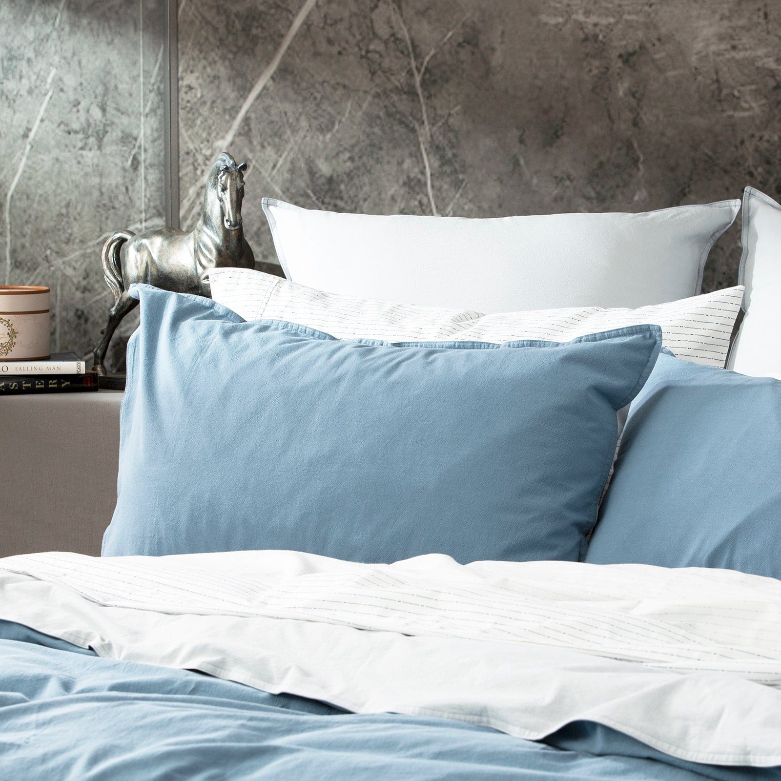 Renee Taylor Quilt Cover Essentials Vintage stone washed reversible Quilt Cover Set - Blue