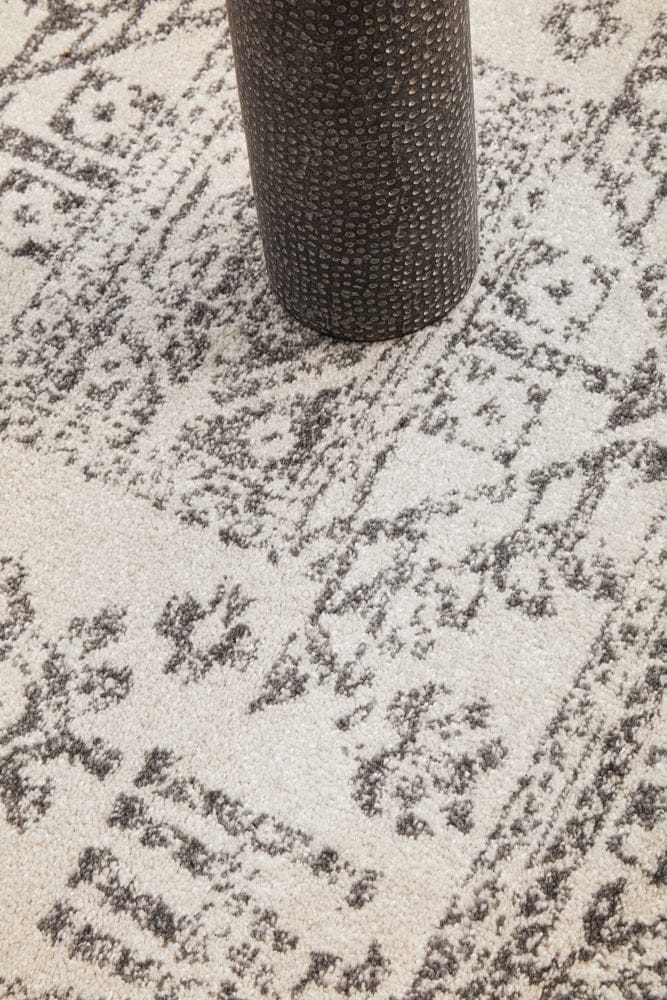 RUG CULTURE Rugs Chrome Addison Silver Round Rug