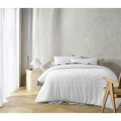 The Big Sleep Quilt Cover The Big Sleep White Zig Zags Soft Touch Tufted Quilt Cover Sets